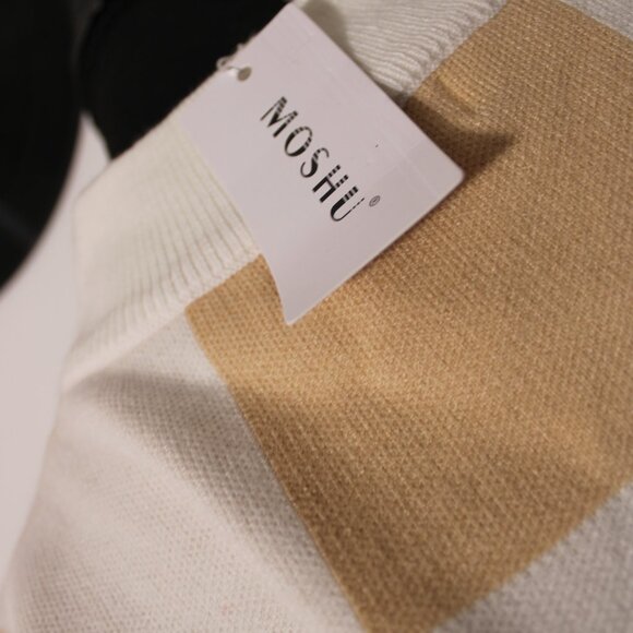 Minimalist Cream and White Checkered Board Sweater - Picture 4 of 4